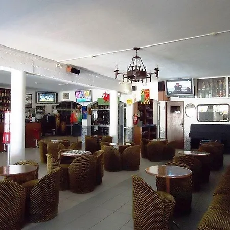 Torre Velha Al ゲストハウス アルブフェイラ