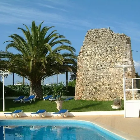 Torre Velha Al ゲストハウス